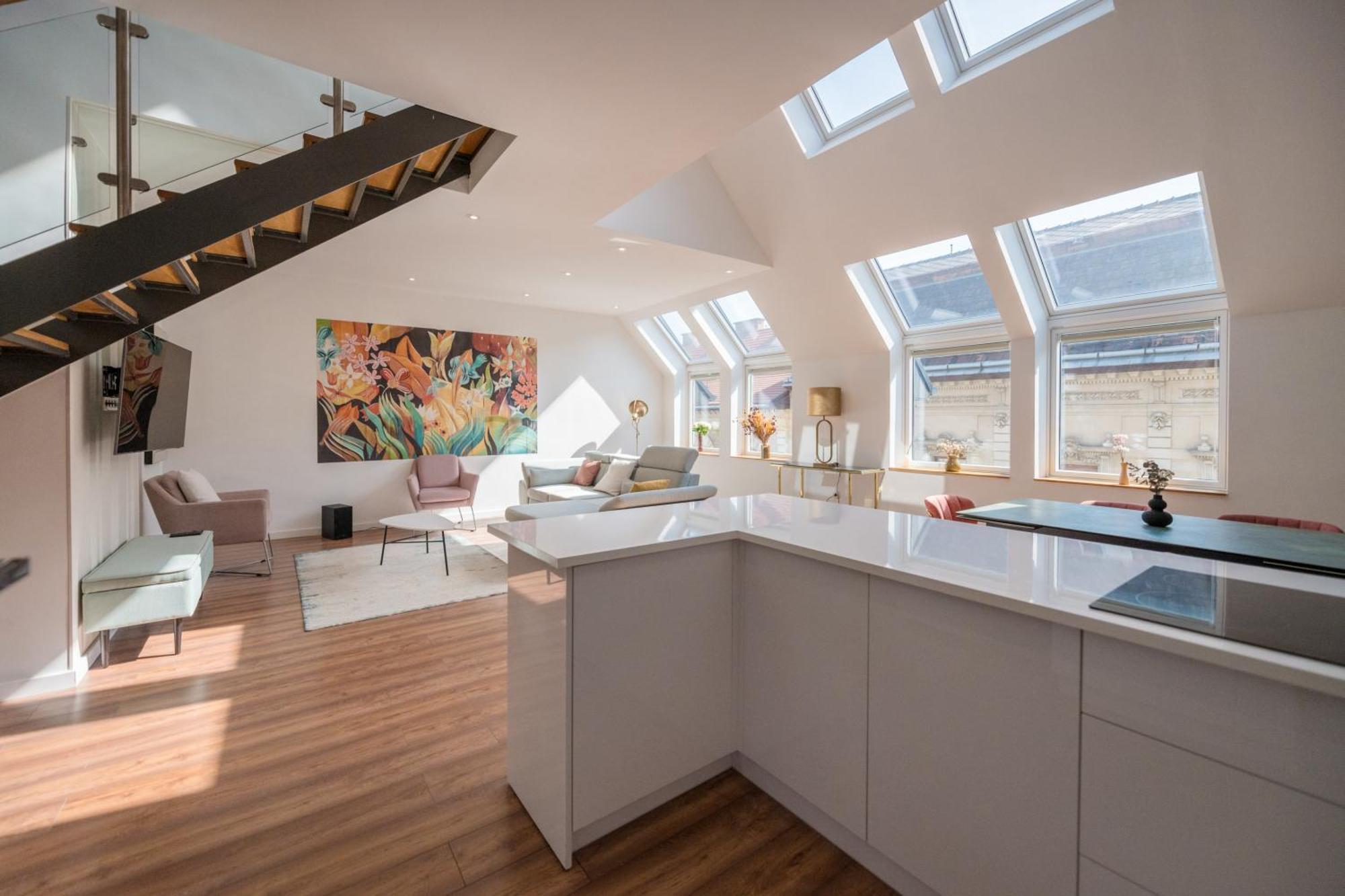 Luxury 3 Bedroom, 3 Bathroom Loft With Terrace At Opera * Budapest